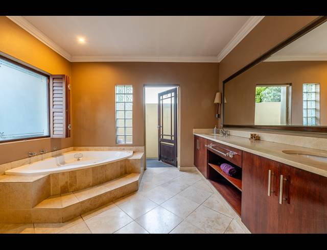 5 BEDROOM HOUSE FOR SALE IN BROADACRES